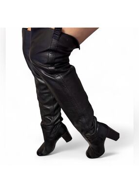Chanel Over the knee Black Boots. Size 40.5